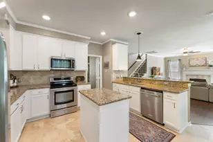 26 Almond Branch Pl, The Woodlands, TX 77382 - Photo 11
