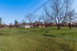 2201 Badger Ln, Huntsville, TX 77320 - Photo 3