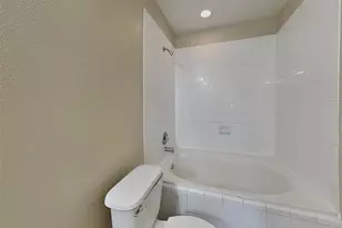 11814 E Galwan Cir, Houston, TX 77070 - Photo 9