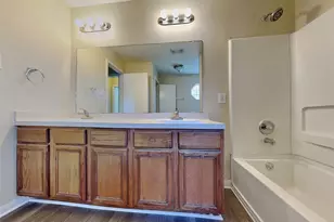 11814 E Galwan Cir, Houston, TX 77070 - Photo 17