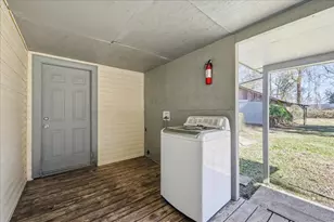 1370 2nd St, Vidor, TX 77662 - Photo 13