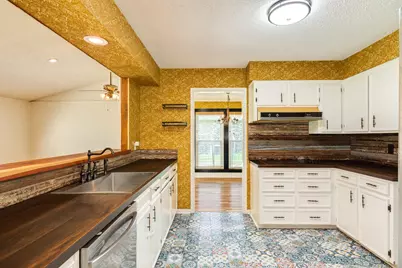 281 Crestview Drive, West Columbia, TX 77486 - Photo 3