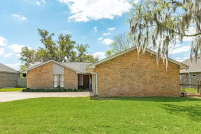 281 Crestview Drive, West Columbia, TX 77486 - Photo 11