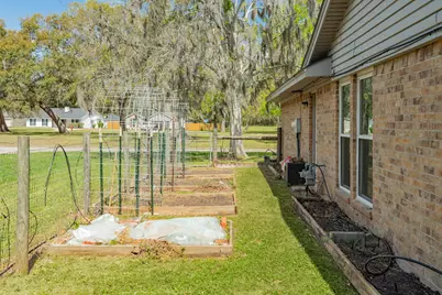 281 Crestview Drive, West Columbia, TX 77486 - Photo 25