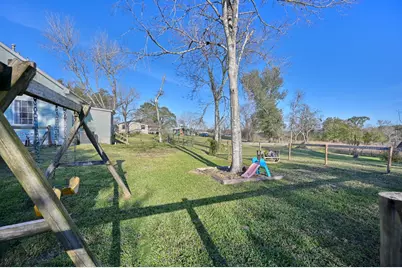 638 W Fisher Street, Bellville, TX 77418 - Photo 29