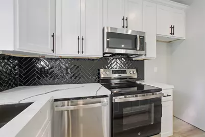 4719 Mallow Street #B, Houston, TX 77033 - Photo 13