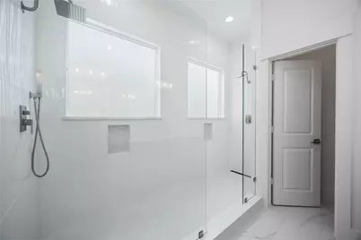 1941 Knoll Square Drive, Houston, TX 77080 - Photo 15