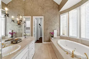 728 Crestbend Dr, Houston, TX 77042 - Photo 13