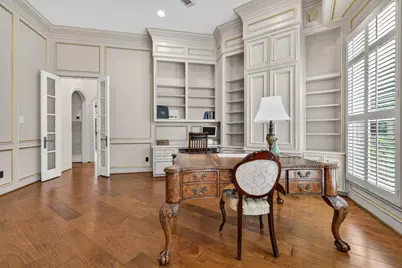 728 Crestbend Drive, Houston, TX 77042 - Photo 9