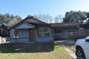 224 East Pine Ave, Winnie, TX 77665 - Photo 1