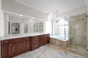 18 Skyland Pl, The Woodlands, TX 77381 - Photo 11