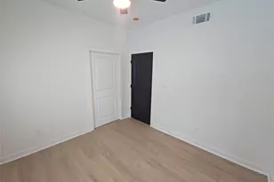 8101 Venus St, Houston, TX 77088 - Photo 13