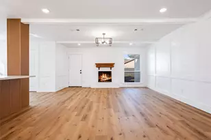 402 W Castle Harbour Dr, Friendswood, TX 77546 - Photo 13