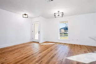 402 W Castle Harbour Dr, Friendswood, TX 77546 - Photo 5