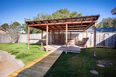 402 W Castle Harbour Drive, Friendswood, TX 77546 - Photo 37