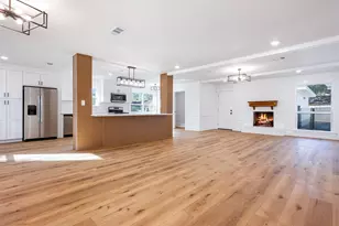 402 W Castle Harbour Dr, Friendswood, TX 77546 - Photo 3