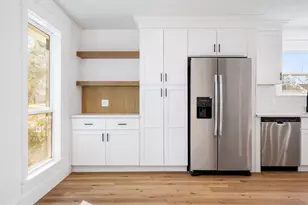 402 W Castle Harbour Dr, Friendswood, TX 77546 - Photo 11