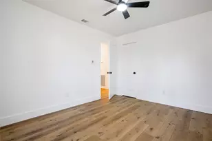 402 W Castle Harbour Dr, Friendswood, TX 77546 - Photo 31