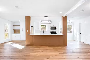 402 W Castle Harbour Dr, Friendswood, TX 77546 - Photo 17