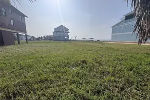 512 91st St, Galveston, TX 77554 - Photo 1