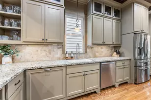 836 E 24th St, Houston, TX 77009 - Photo 11
