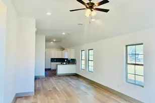 241 SE 19 Th St, Hempstead, TX 77445 - Photo 5