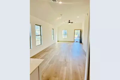 241 SE 19 Th St, Hempstead, TX 77445 - Photo 3