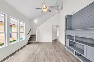 14211 Grand Hls Dr, Conroe, TX 77303 - Photo 5