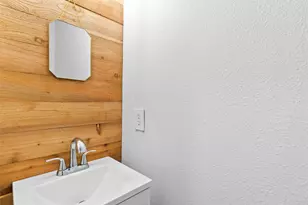 553 County Rd 370, Splendora, TX 77372 - Photo 19