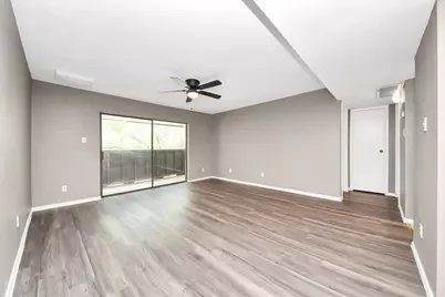3105 Walnut Bend Ln #32, Houston, TX 77042 - Photo 3