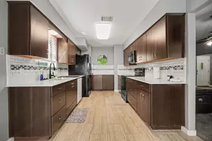 533 White Wing Ct, Dickinson, TX 77539 - Photo 1