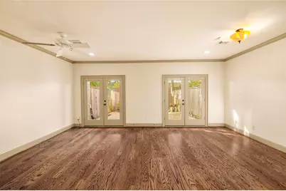 1655 Castle Court, Houston, TX 77006 - Photo 13