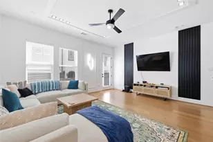 2108 Beall St, Houston, TX 77008 - Photo 5