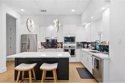 2108 Beall Street, Houston, TX 77008 - Photo 9