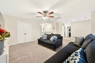 10023 Yanet Grove Ln, Houston, TX 77044 - Photo 11