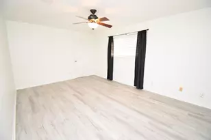 82 Harbor Ln, Kemah, TX 77565 - Photo 13