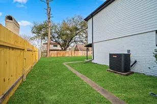 251 Holyhead Dr, Houston, TX 77015 - Photo 25