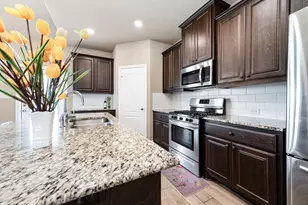 2511 Mary Ln, League City, TX 77539 - Photo 9