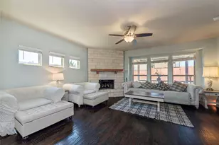 916 Marion Farm Rd, Little Elm, TX 75068 - Photo 9