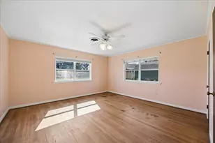 523 E Obryant St, Bellville, TX 77418 - Photo 17