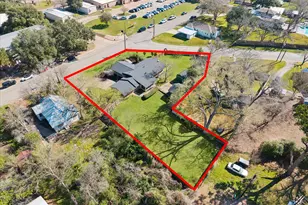 523 E Obryant St, Bellville, TX 77418 - Photo 25