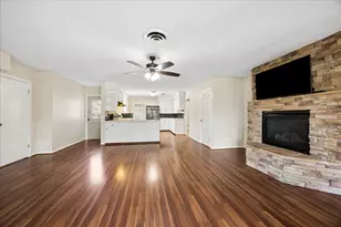 523 E Obryant St, Bellville, TX 77418 - Photo 9