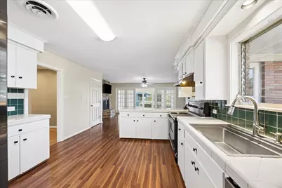 523 E O'Bryant Street, Bellville, TX 77418 - Photo 7