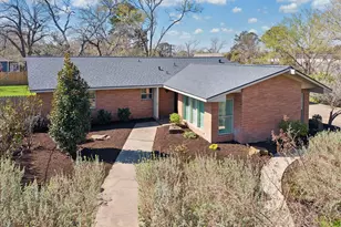 523 E Obryant St, Bellville, TX 77418 - Photo 23