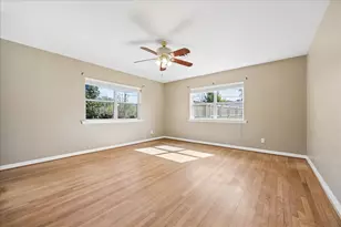 523 E Obryant St, Bellville, TX 77418 - Photo 13