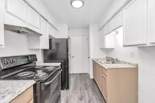 9700 Leawood Blvd, Houston, TX 77099 - Photo 7