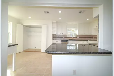 5471 Loch Lomond Drive, Houston, TX 77096 - Photo 11