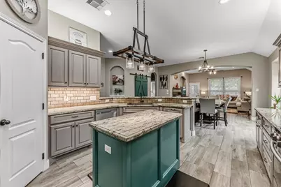 8310 Lake Tahoe Drive, Nederland, TX 77627 - Photo 17