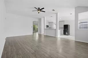 5755 Lightstone, League City, TX 77573 - Photo 11