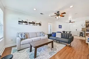 2009 Neumann Dr, Galveston, TX 77551 - Photo 3